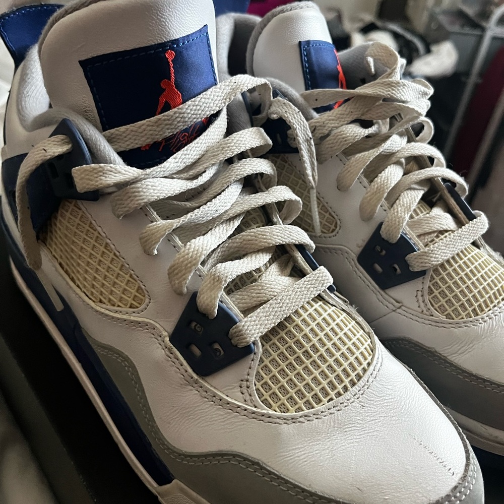 Jordan 4s